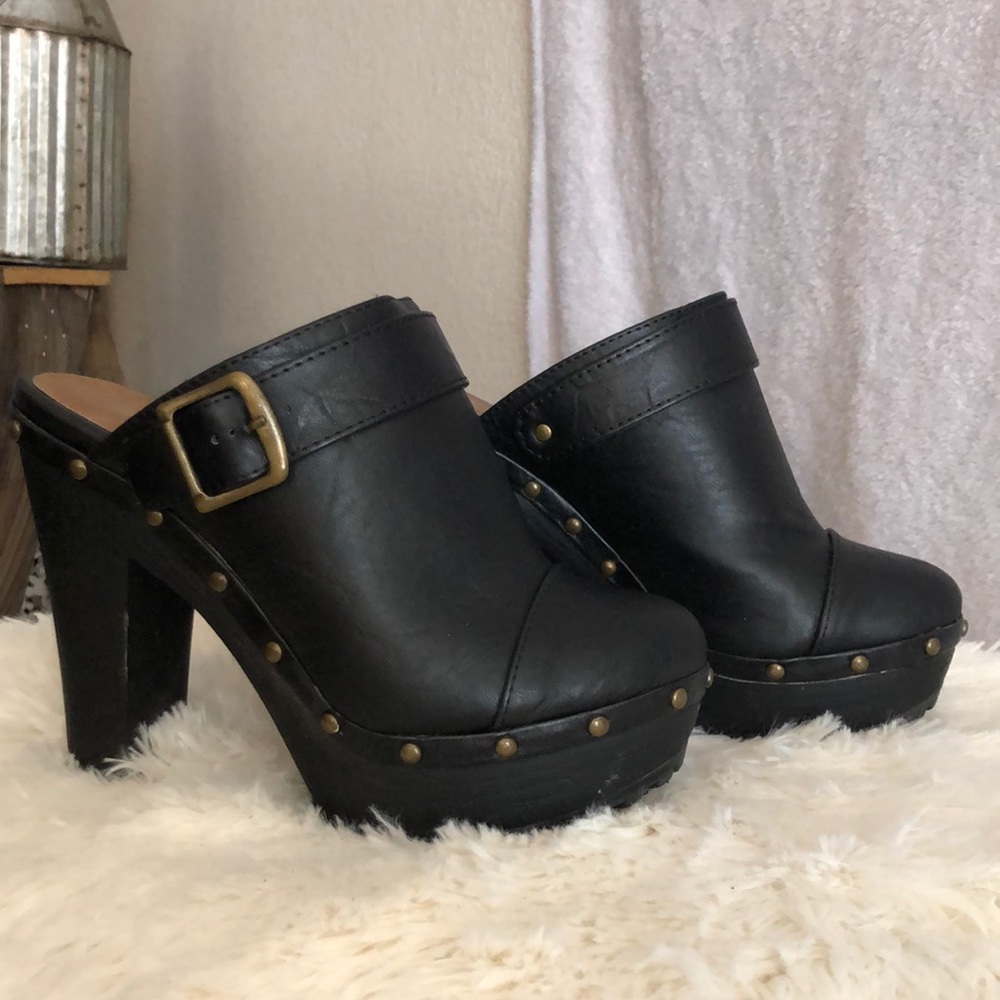 Black wedge/heels